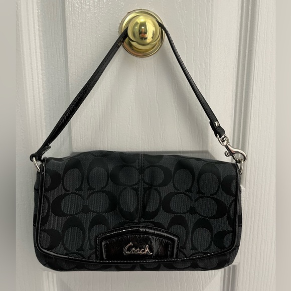 Coach monogram wristlet - Picture 4 of 6